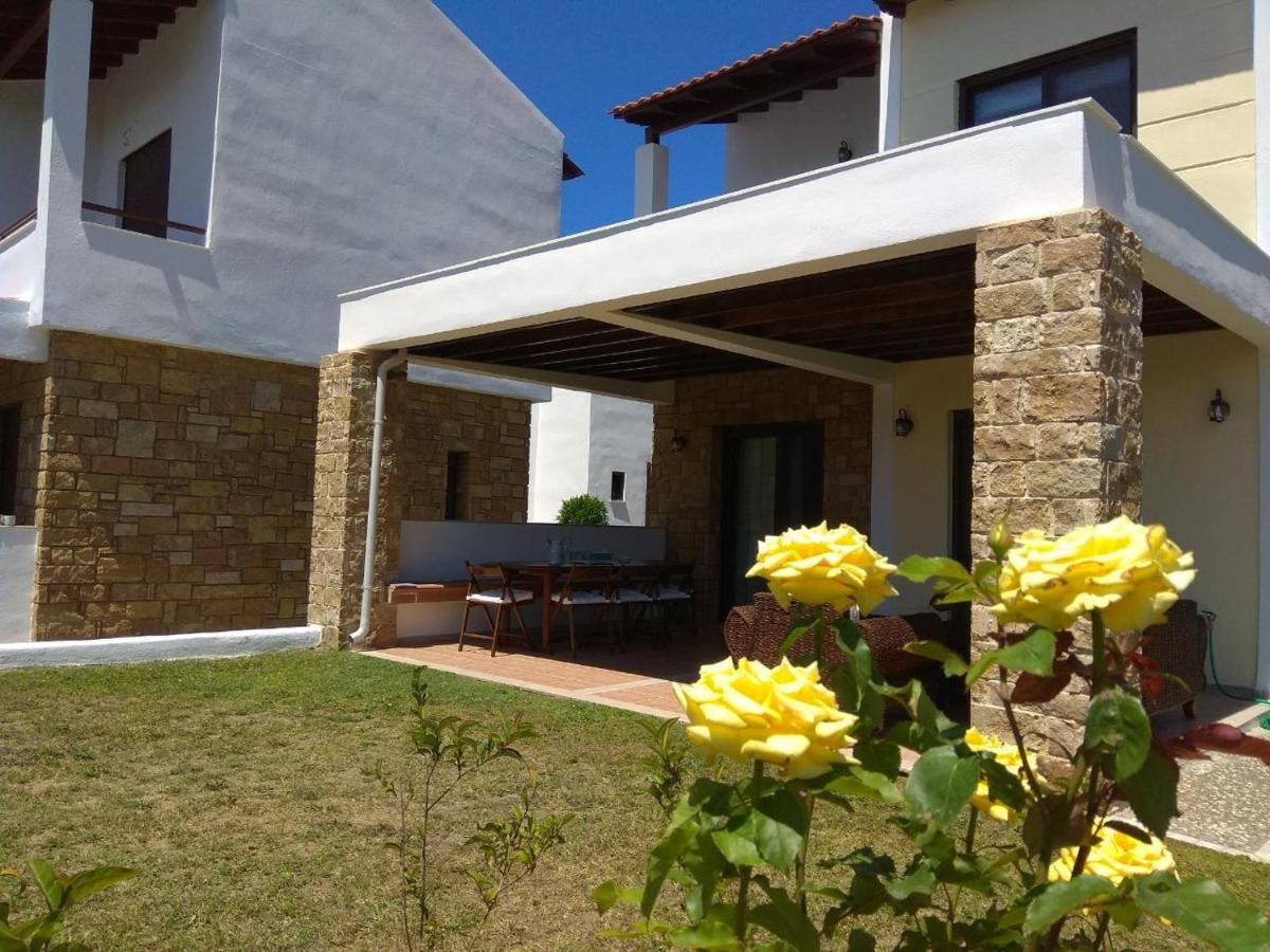 Villa Nadia Nea Skioni Exteriör bild