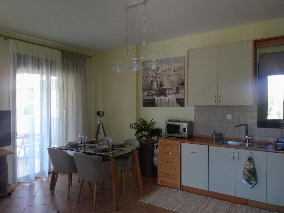 Villa Nadia Nea Skioni Exteriör bild